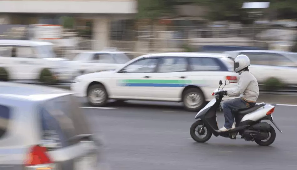 can you travel long distance on a scooter