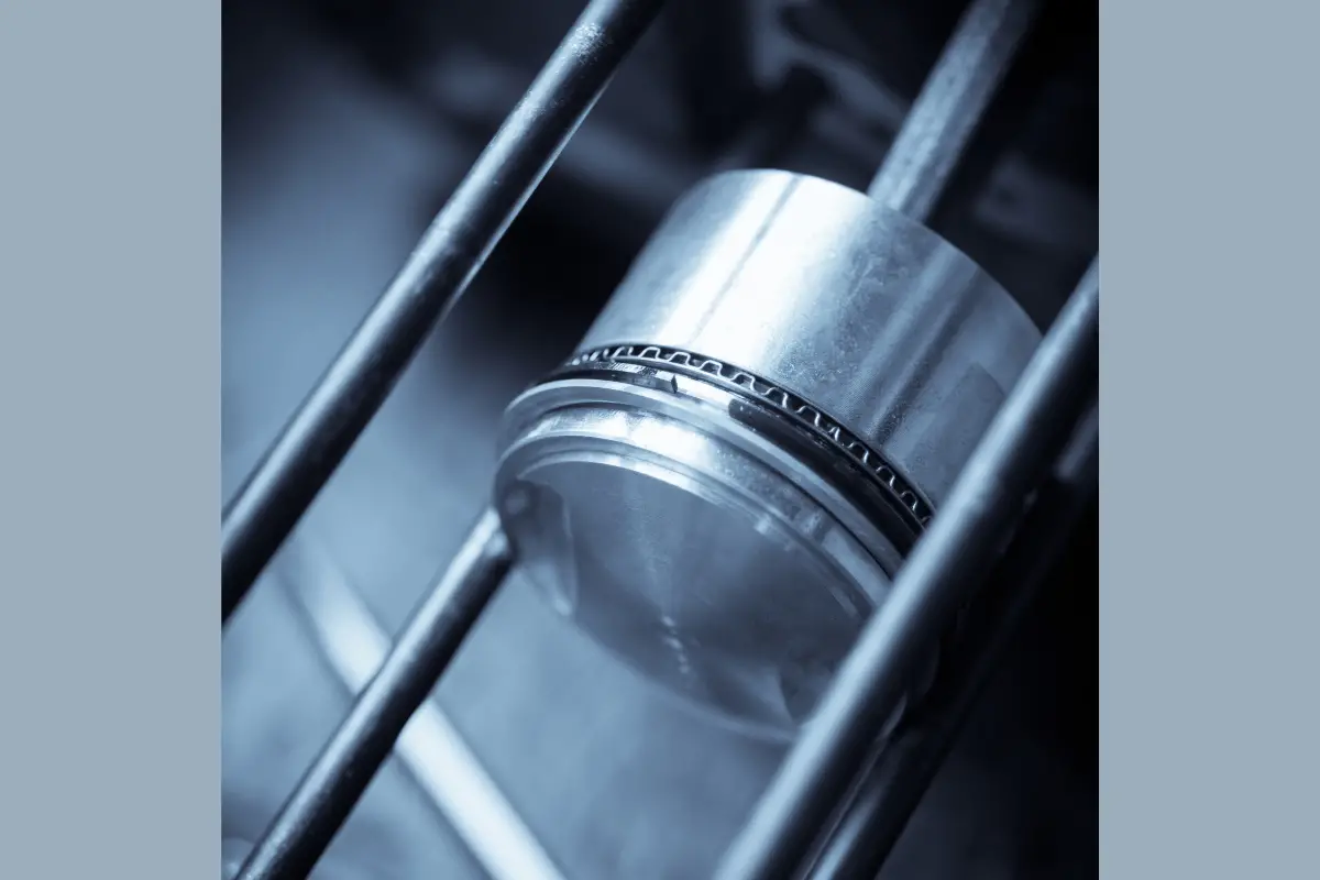 image of a motorcycle piston that moves up and down for the combustion process