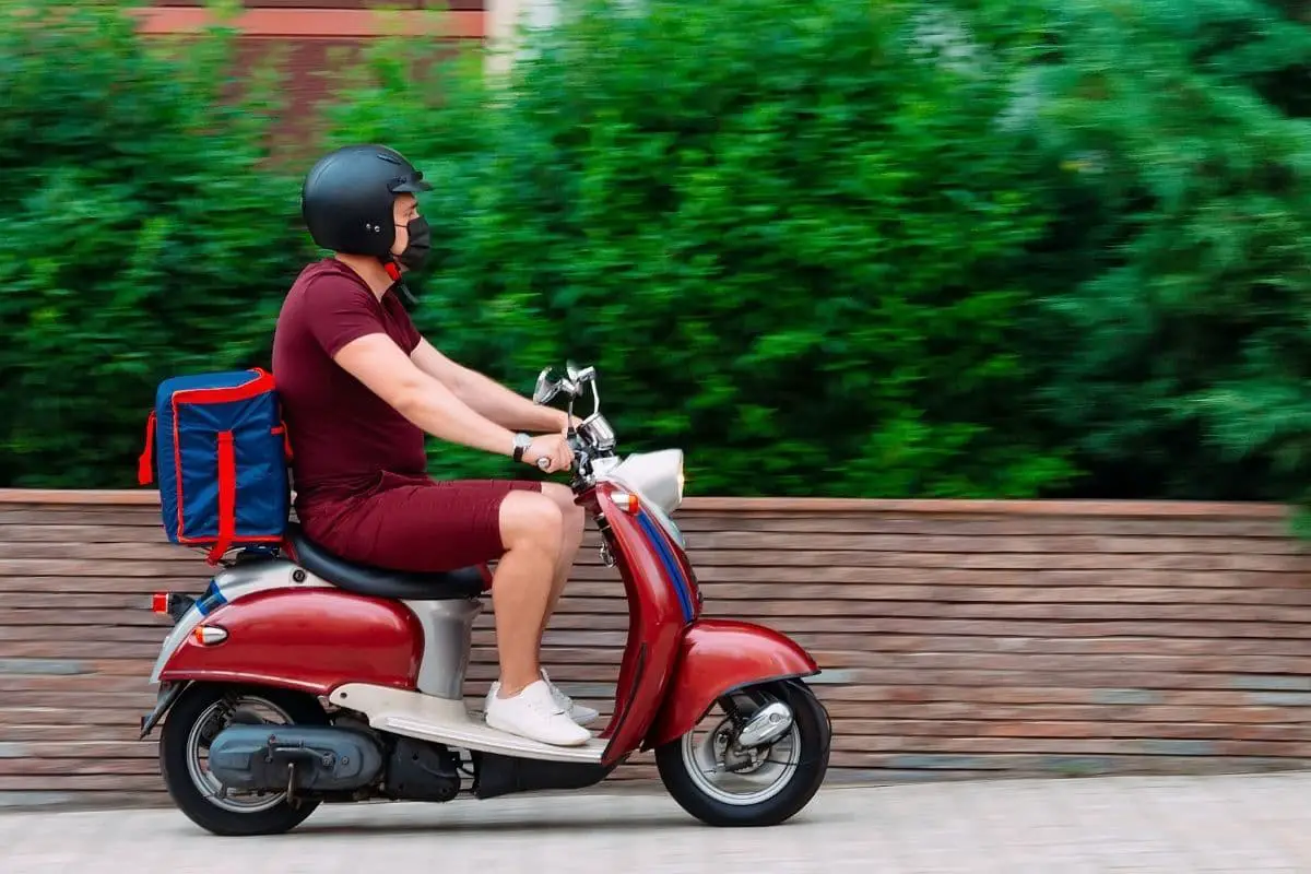 Read more about the article Must Have Accessories for Scooter Delivery