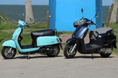 Buddy Kick and Kymco Like together by water